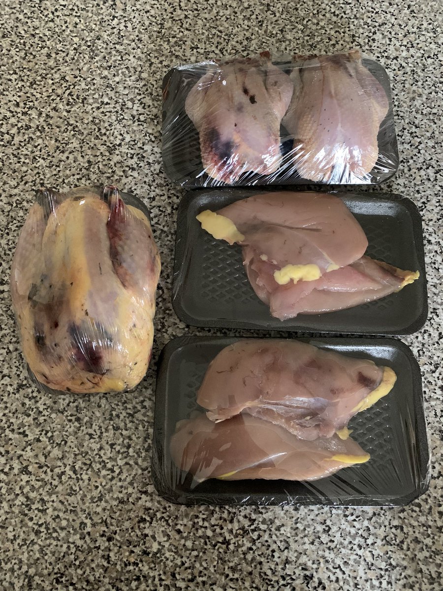 rmch07197562's tweet photo. There are benefits to living in the country #freescran https://t.co/fTwUgzFLtB