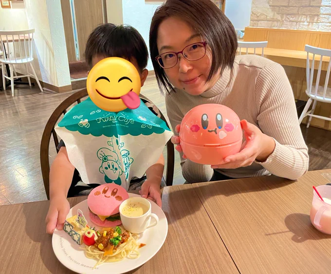 カービーカフェ、可愛いし美味しかったハッピーバースデーのお祝いありで息子ニコニコ 