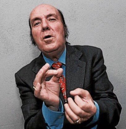 retrochenta's tweet photo. Hoy hace ya 5 años que nos dejó Don Gregorio Sánchez, el gran "Chiquito de la Calzada". Lo que te echamos de menos... Suyo es el primer recuerdo del día. #ChiquitodelaCalzada https://t.co/W6hDKWOFOz