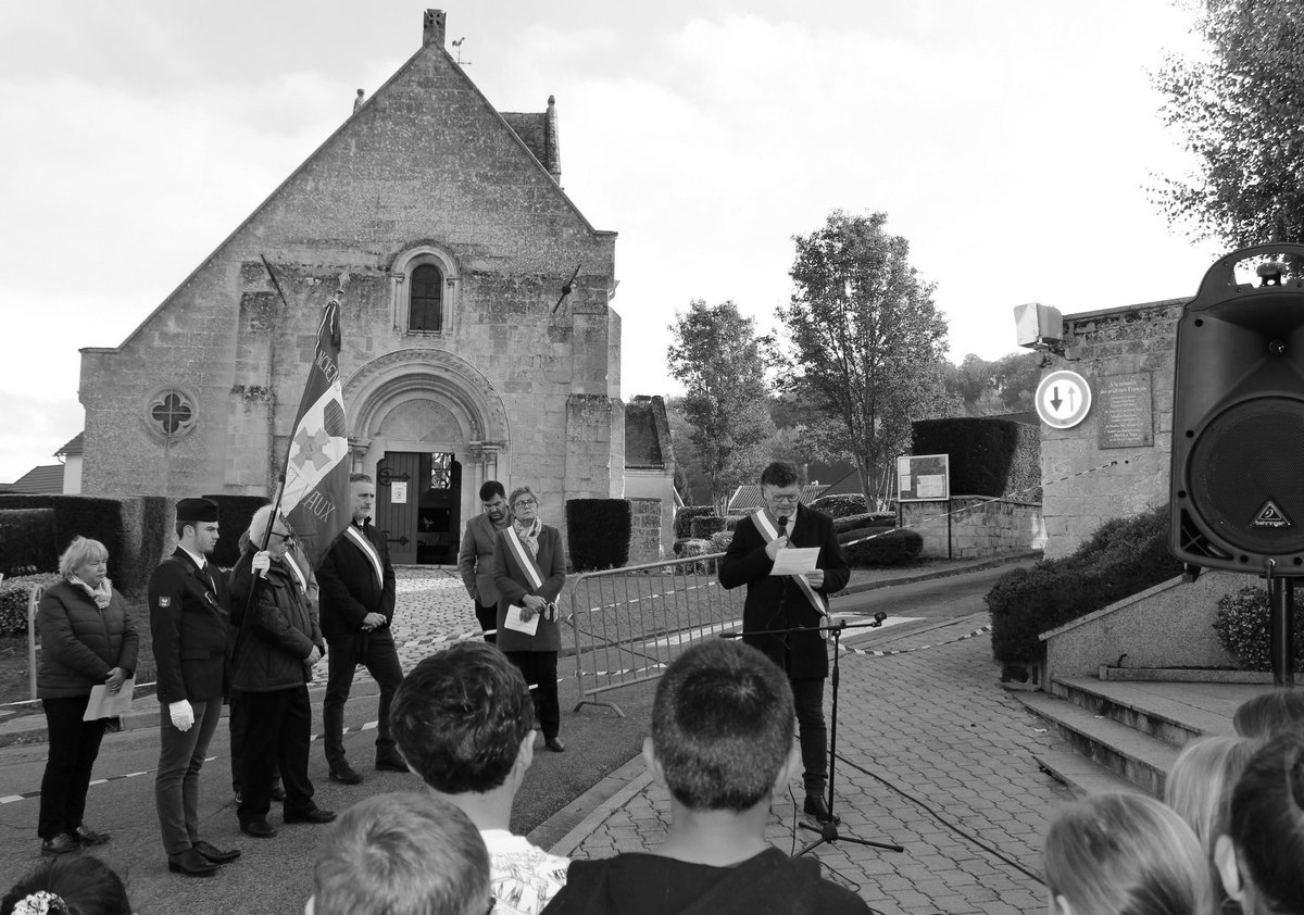 [Commémoration de l'armistice du 11 novembre 1918]

Quelques instantanés pris lors de la commémoration 📸

Sincères remerciements aux enfants, parents, mercinois et enseignants de l'école présents qui ont fait la réussite de cette cérémonie 👍