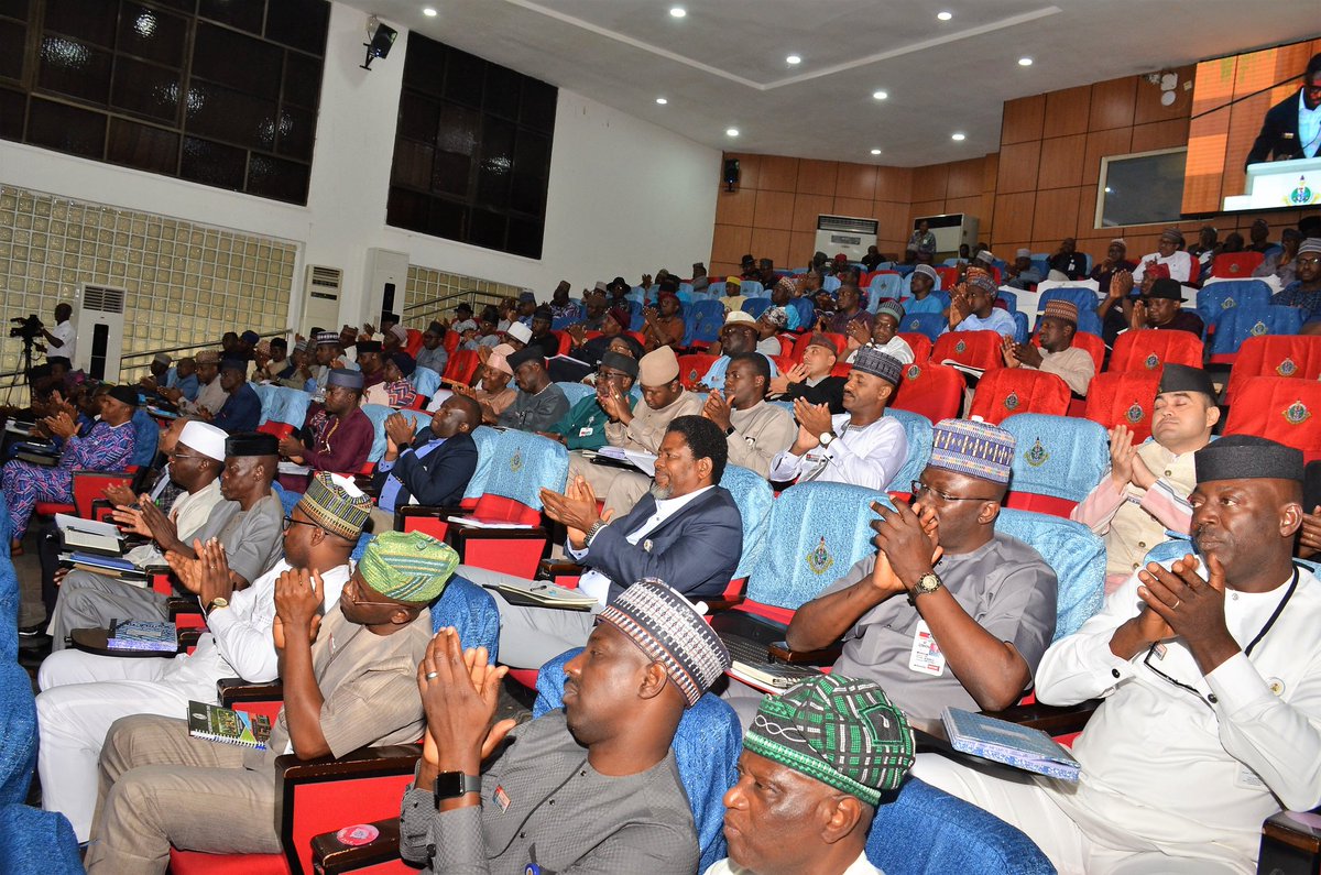 nnpclimited's tweet photo. PHOTO NEWS:

Earlier today in Abuja, Group CEO @nnpclimited Mallam @MKKyari delivered a Lecture to participants of Course 31 of the National Defence College (NDC). @MKKyari spoke on the topic “Energy Security and  Economic Resilience in Nigeria: NNPC Limited in Perspective." https://t.co/vVUKDvw8LN