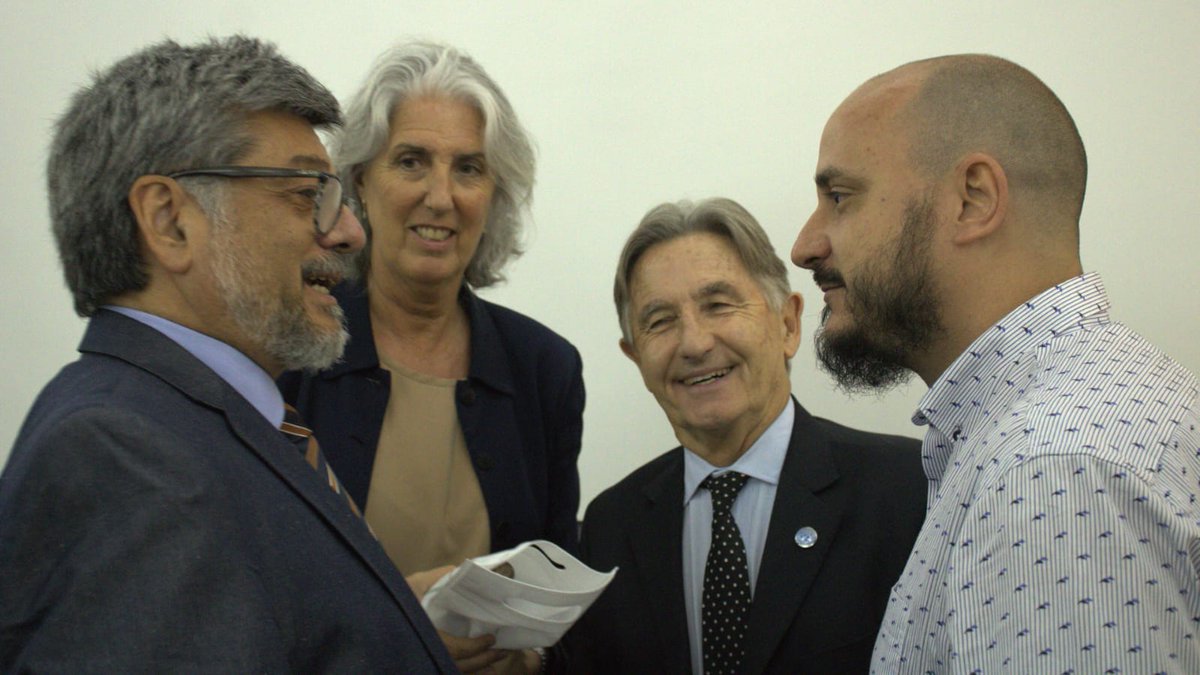 "El Estado Social del Derecho tiene 3 deberes: 1) asegurar los derechos existentes para que sean eficaces, 2) incrementar los derechos que existen, 3) evitar que se retroceda en los derechos que existen"

Dr. Roberto Pompa
#congresolaboralrosario