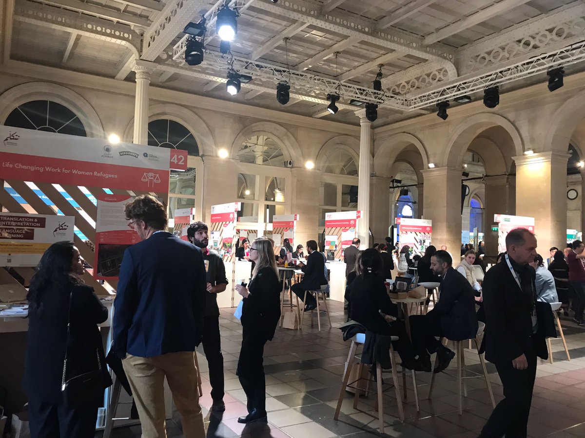 Against the backdrop of a tumultuous year people-centric solutions are necessary. 

Join us at the <a href="/ParisPeaceForum/">Paris Peace Forum</a> where our co-chair <a href="/DaccordYves/">Yves Daccord</a> will be on a panel discussing Peace by the People tomorrow!

📅12 November from 10:00am (CET) 
👉youtube.com/c/ParisPeaceFo…
<a href="/HibaQasas/">Hiba Qasas</a>