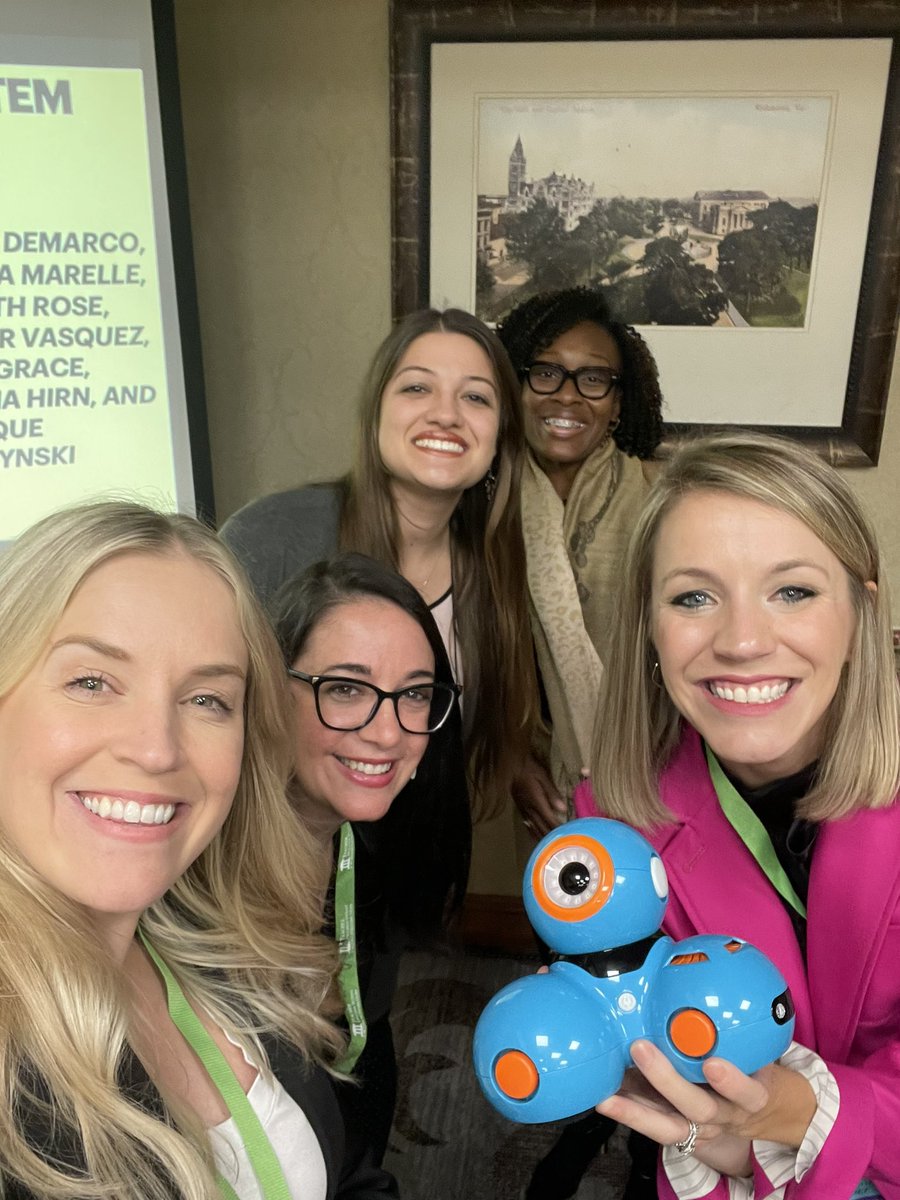 MoPinczynski's tweet photo. Loved presenting at #TED2022 with my https://t.co/RjmemE4Lw8 family! So many great people here! https://t.co/EYvoLb9BZU