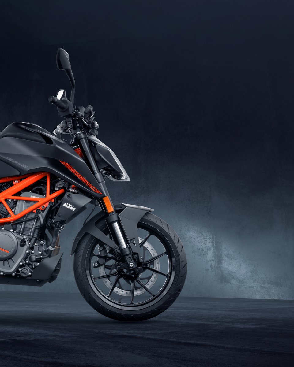 India_KTM's tweet photo. Full attack mode! Get out and get your adrenaline fix with the KTM 390 DUKE in Dark Galvano Black.
#KTMIndia #ReadyToRace #KTM #KTM390Duke #390Duke #naked #CornerRocket #duke #getduked #dukearmy https://t.co/zTE3vvs3aM