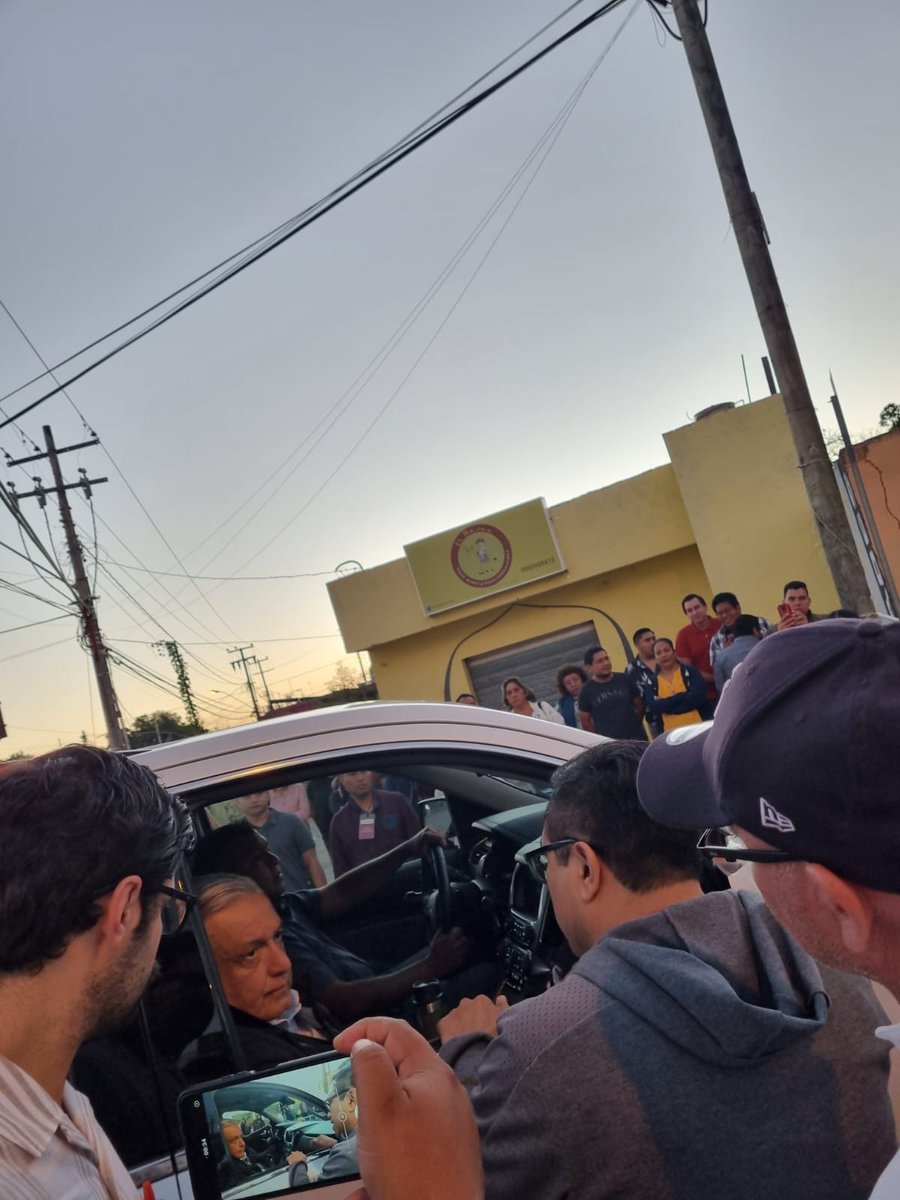 ATPsMx's tweet photo. HOY en Yucatan se entregó el dictamen que nos darála posibilidad de obtener la clave, el paquete de acciones que hemos hecho, las afectaciones y un oficio, exponiendo nuera situación. 
Gracias compañeros ATPs de Yucatan
@lopezobrador_ contamos con usted https://t.co/L5AQOvCItO