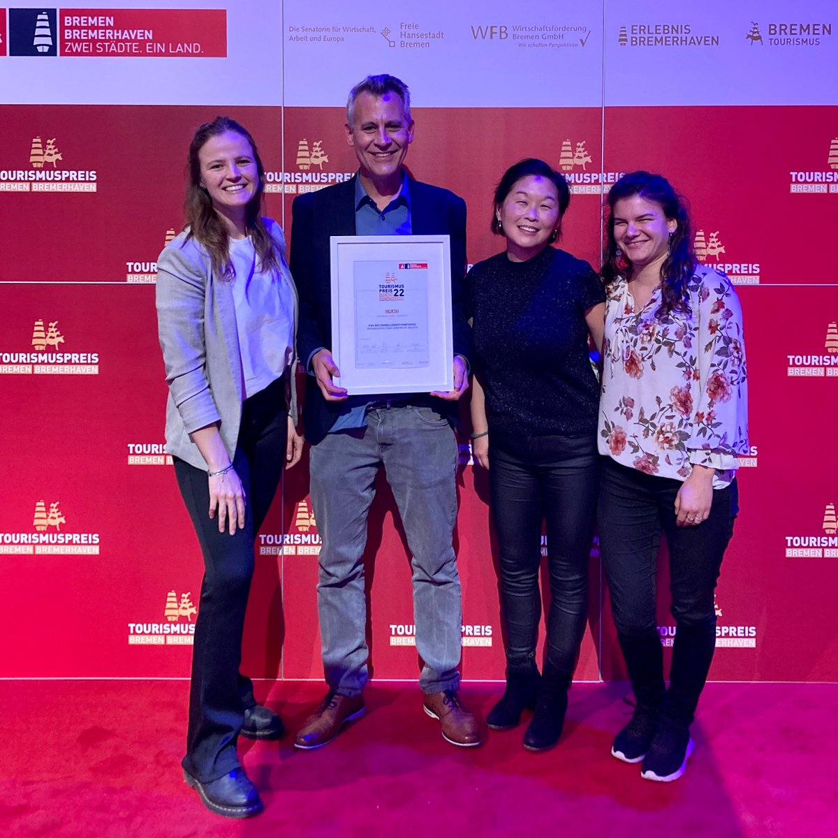 Yesterday, we won 2nd place in the sustainability category of the Bremen 2022 Tourism Award for the realization of the 15th International Coral Reef Symposium (<a href="/ICRS_2022/">ICRS 2022 - 15. International Coral Reef Symposium</a>) as first climate-neutral large-scale event in Bremen. 🥳Thank you for the honor and the great evening! 🪸