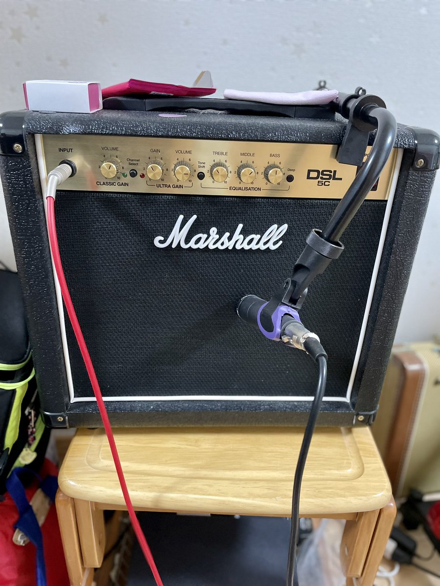 tetubonzu's tweet photo. お仕事あとの、ギターかき鳴らしタイム
また曲とか作り始めるかなぁ
って、何年振りやねん
#Marshall #Dsl5c #Fenderusa #tsmini #babymaster2 https://t.co/zAPtWXlcWa