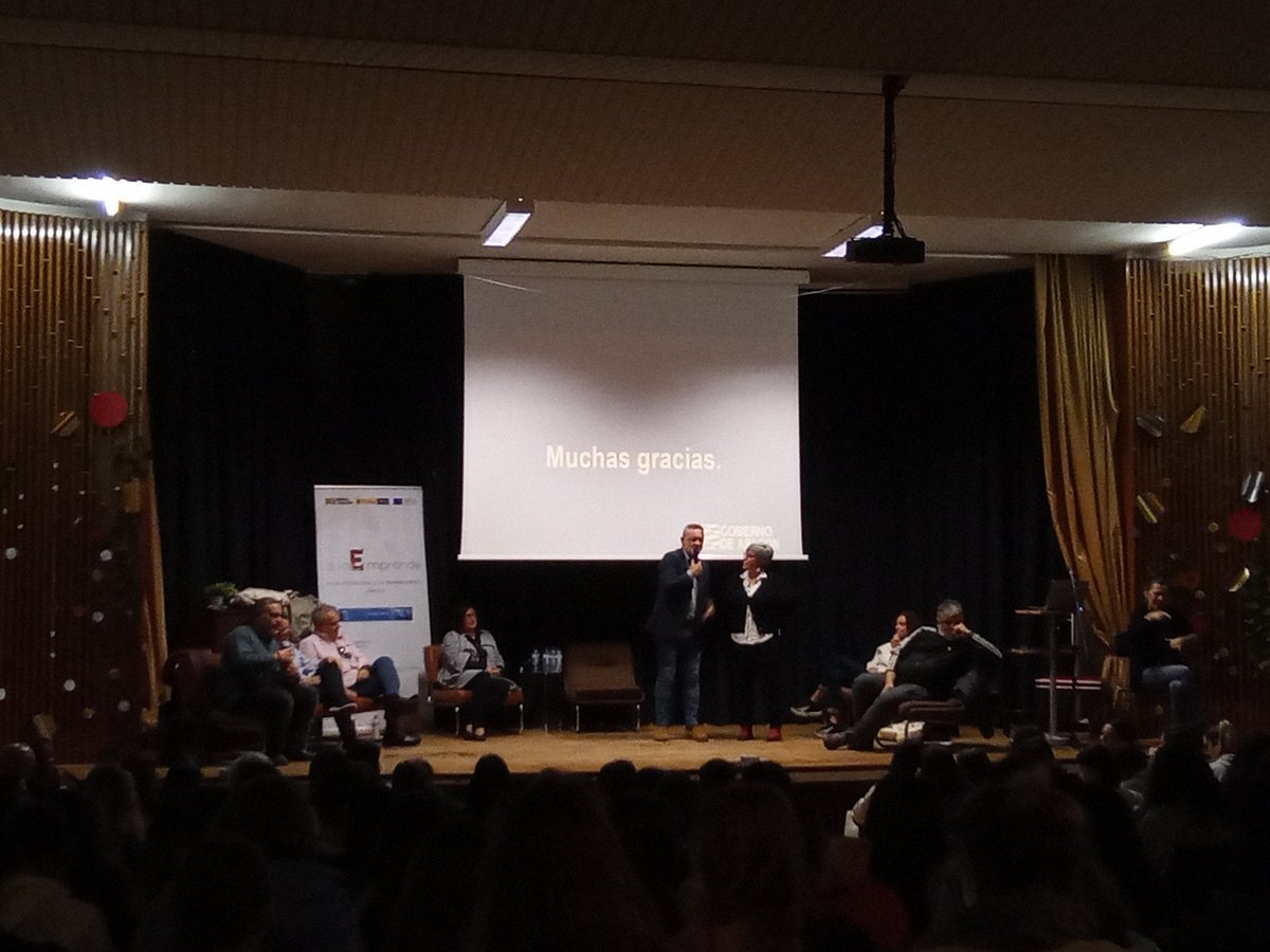Ies_mmolinerzgz's tweet photo. I JORNADA EMPRENDEDORA
El día 9 para el alumnado de FP de la familia de SSC, con la participación de representantes de"A todo trapo"@CaritasZaragoza @Olgagros @AfdaFlias @comunicados_es  @fpicarral @Inaempleo @IA_Mujer   @IAF_Aragon @ZGZActiva @areiaragon, AMANAR. MUY PROVECHOSA! https://t.co/HfJIAtszSW