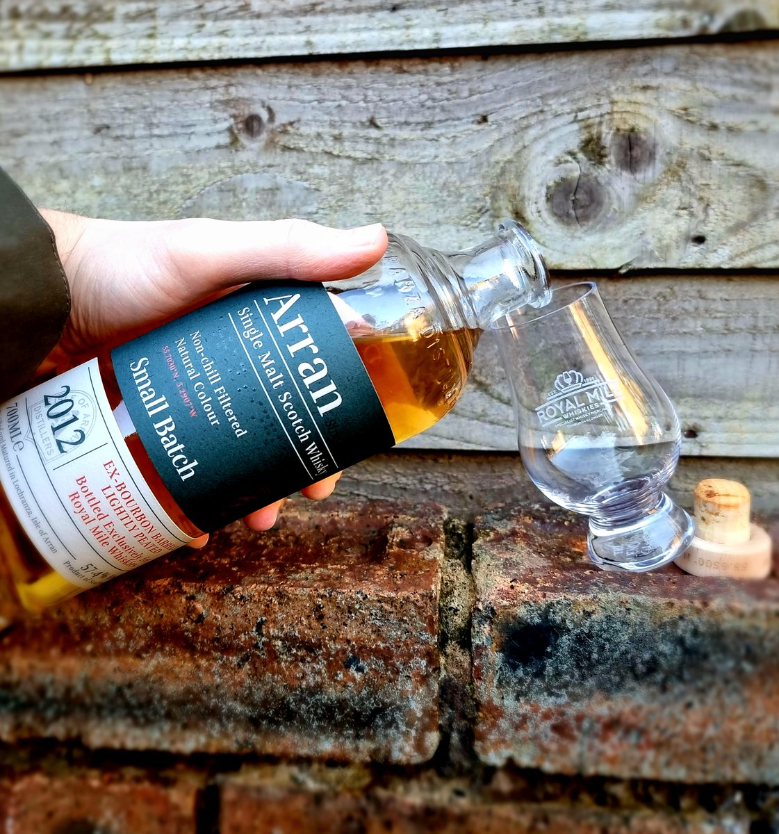 New: Our own exclusive medium peated @Arranwhisky Small Batch 2012. On the palate we found notes of charred smoke, crème brulee and lemon tart. We are delighted with this combination of three 1st fill Bourbon casks. Find out more here: royalmilewhiskies.com/arran-2012-sma…