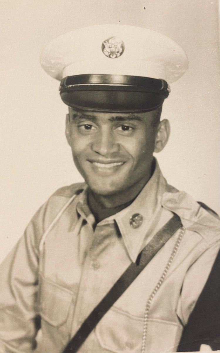 AdriaElaine413's tweet photo. God bless our veterans! Thank you for your service! 🇺🇸♥️
#VeteransDay2022
#forevermyfavoritevet
#missingyoudad 🕊 https://t.co/mbDiGYDXcM
