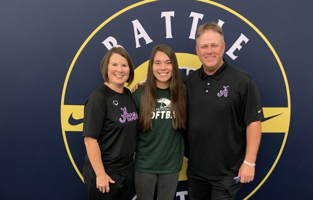 Congrats to Chelsea Gleba on signing with Central Methodist to continue her academic and softball career! <a href="/ChelseaGleba/">Chelsea Gleba</a> <a href="/BenArnetKOMU/">Ben Arnet</a> <a href="/lizbostickbusy9/">Elizabeth Bostick</a> <a href="/BattleSoftball/">Battle Softball</a> <a href="/NathalieABC17/">Nathalie Jones</a>