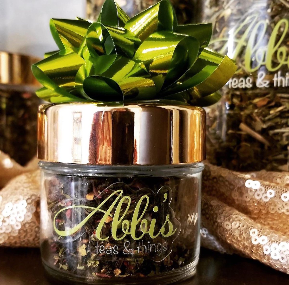 teasandthings's tweet photo. HOLIDAY BLENDS ARE LIVE! 📣
Get your holiday tea gifts early - free shipping on orders $25 or more at https://t.co/5rCYBKsjLA with coupon code HOLIDAYSPIRIT at check-out! 

Makes great stocking stuffers &amp; friend/teacher gifts, too! 🎁 https://t.co/A2eHIpDJ7I