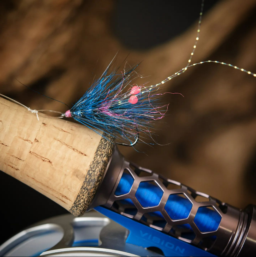 Saltwateronfly's tweet photo. Love it, cool pattern and a nice image
@rasmuskristensson
Blue and pink, like... why not?

#fizzypop #bluepink #seatrout #havsöring #havørred #seatroutflies #seatroutfly #coastalfly #troutfly #shrimpfly #shrimp #merisuola #graphene #visionflyfishing #ahrexhooks  #whitingfarms https://t.co/kHXgEBw2XD