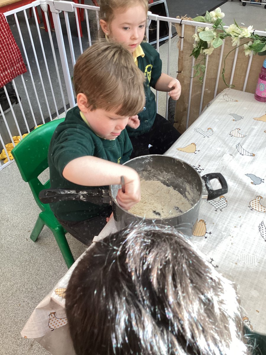 FS_Vinnies's tweet photo. We have had an AMAZING week in our foundation stage. 
We made Gingerbread men by following a recipe. We weighed, measured, mixed, cut and decorated them independently. 
PLUS…they tasted delicious!

#learningthroughplay #earlyyearsmatters #mathamaticaldevelopment  #gingerbreadman https://t.co/pNAmK2QzoH