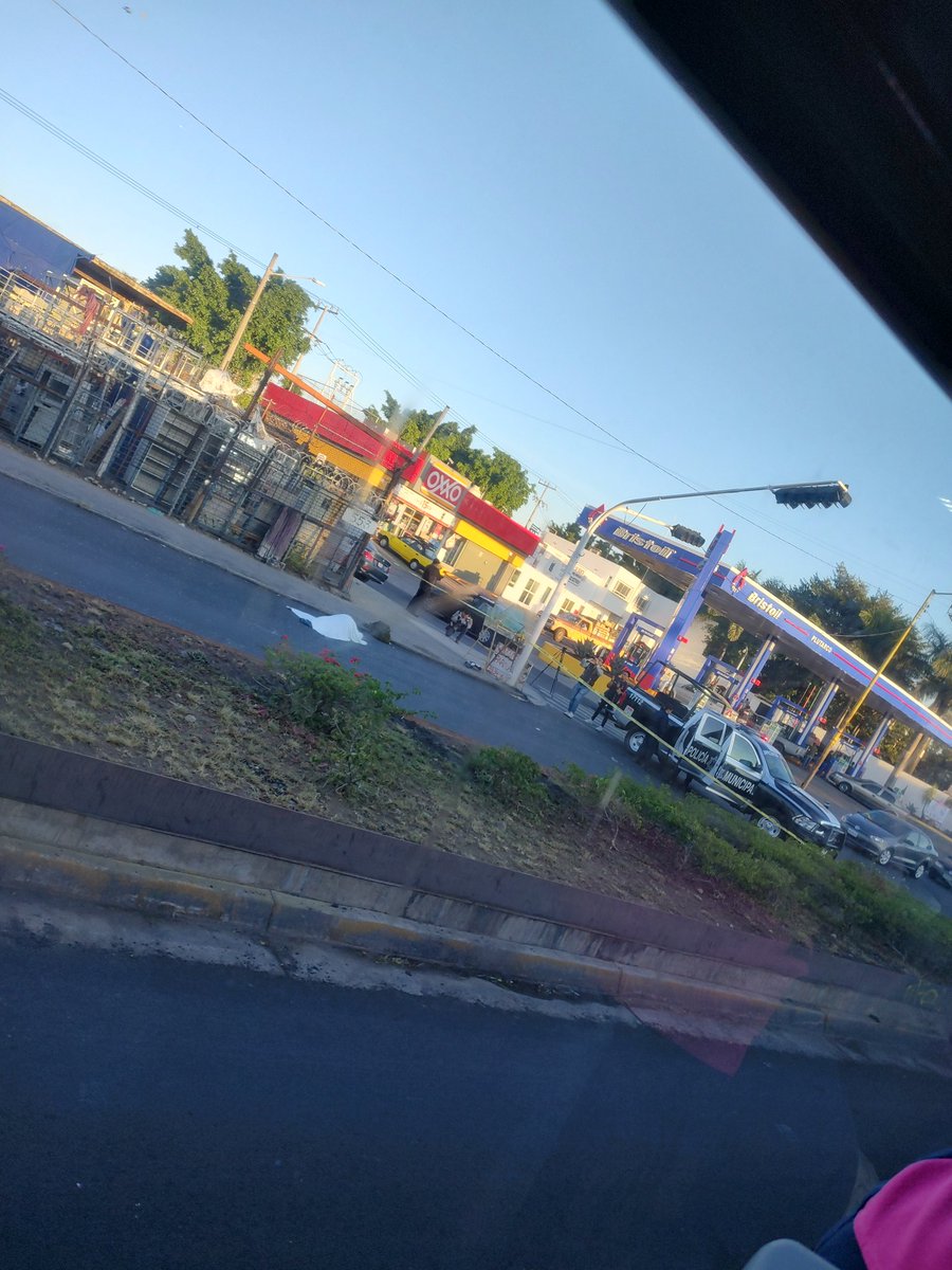 RodrigoD23's tweet photo. @Trafico_ZMG Justo venía a dar el aviso https://t.co/cGzgqOpFP5
