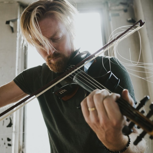 MusicNewsWeb's tweet photo. https://t.co/cGbkkwoEyS Tim Snider 'By Your Side' video premiere - #officialtimsnider @timsnider #timsnider https://t.co/oqUoIUMxHG https://t.co/7efAQmbDCI