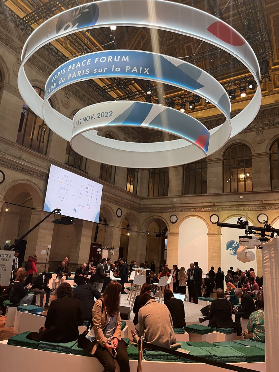 Bonjour from Paris, where @kjosutherland and yours truly are on the ground at the @ParisPeaceForum representing @ELAC_Oxford @BlavatnikSchool in discussions on Day 1 focusing on responsible #AI, #cyber, #protectionofcivilians and combating conflict-induced #hunger.