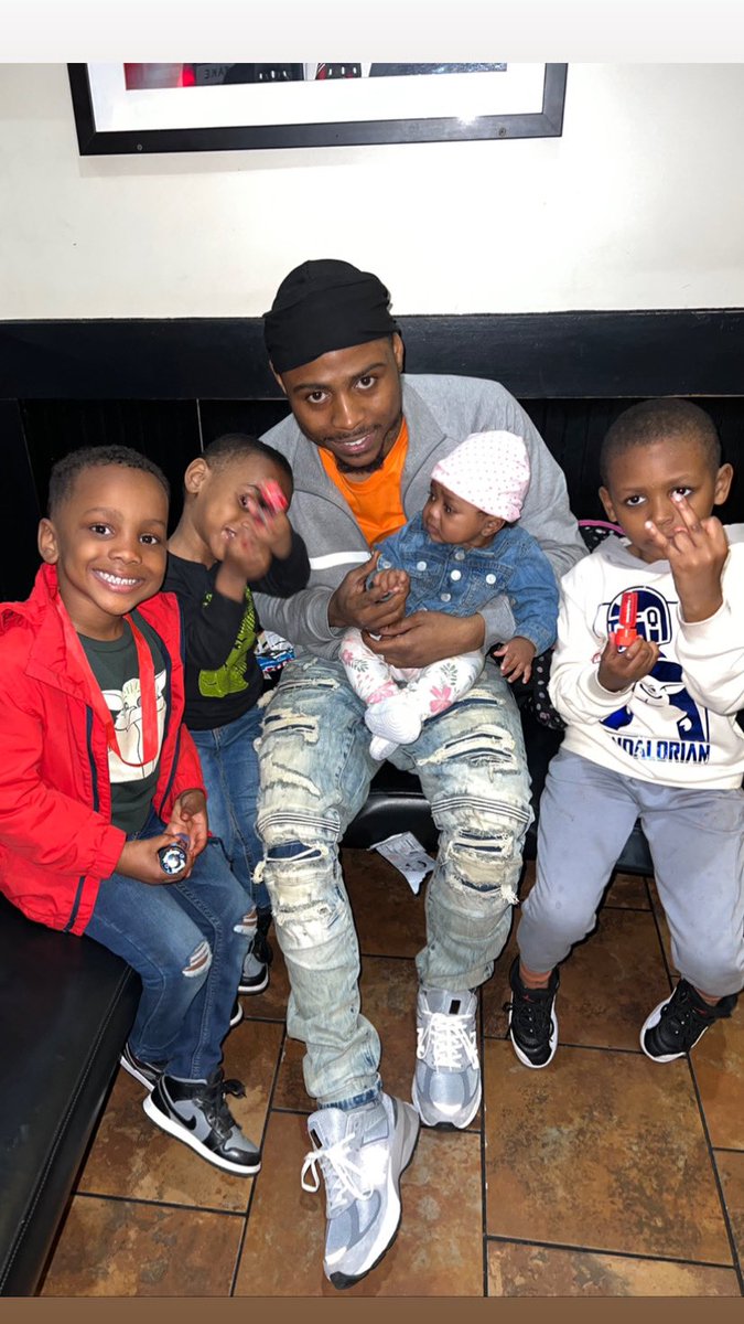 bitchesloveetee's tweet photo. My OHANA 💕🤞🏽 I can’t wait til we all back together #FreeTheirDaddy 😘 https://t.co/A6VwlS5GvB