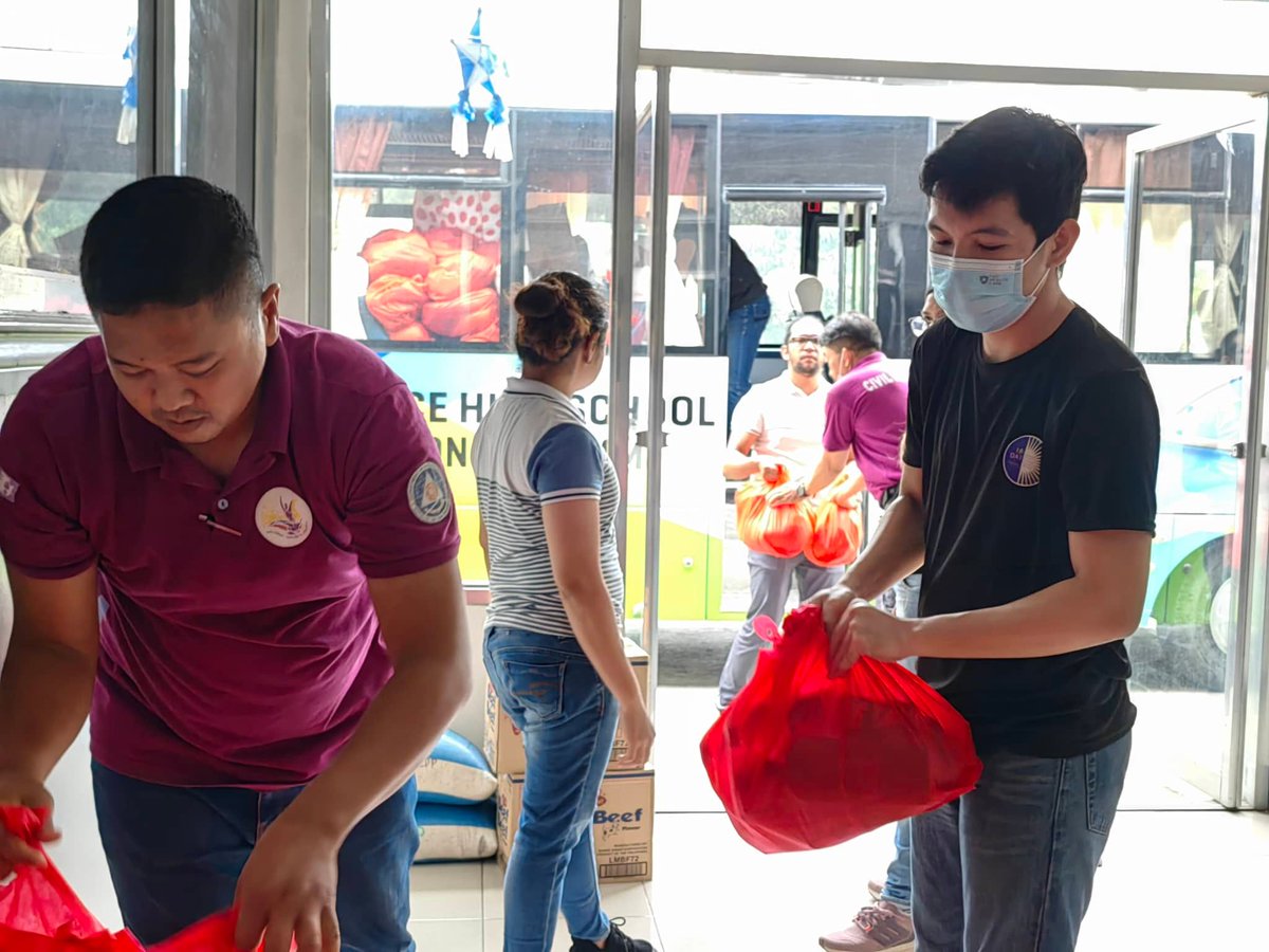 CivilDefenseR12's tweet photo. Look: Philippine Science High School - Soccsksargen Region Campus (DOST XII) turned-over Food and Non-food to the ODC XII intended for the families affected by STS Paeng for Maguindanao Province and BARMM Region today, November 11, 2022.

#ocd12 #CivilDefensePH #STSPAENG https://t.co/qZ7nXzjb7l