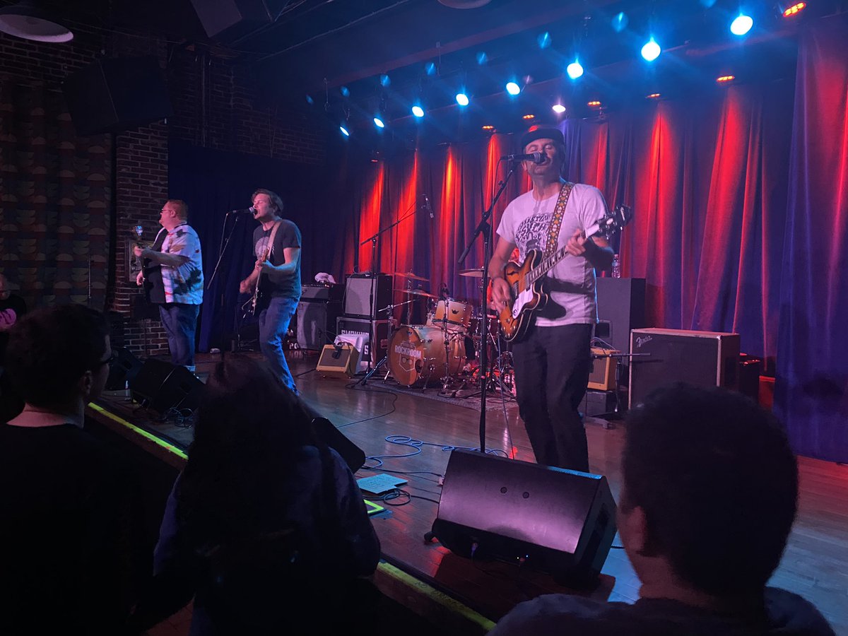 DougMichelComix's tweet photo. Last night I went and saw The Smoking Popes w/Off With Their Heads, Lembeck and The Color Fred and that shit was a blast! It was my 4th show since the summer and I’ve really really enjoyed going to see bands again! Next week is CATBITE! https://t.co/hhWuHCwYOP