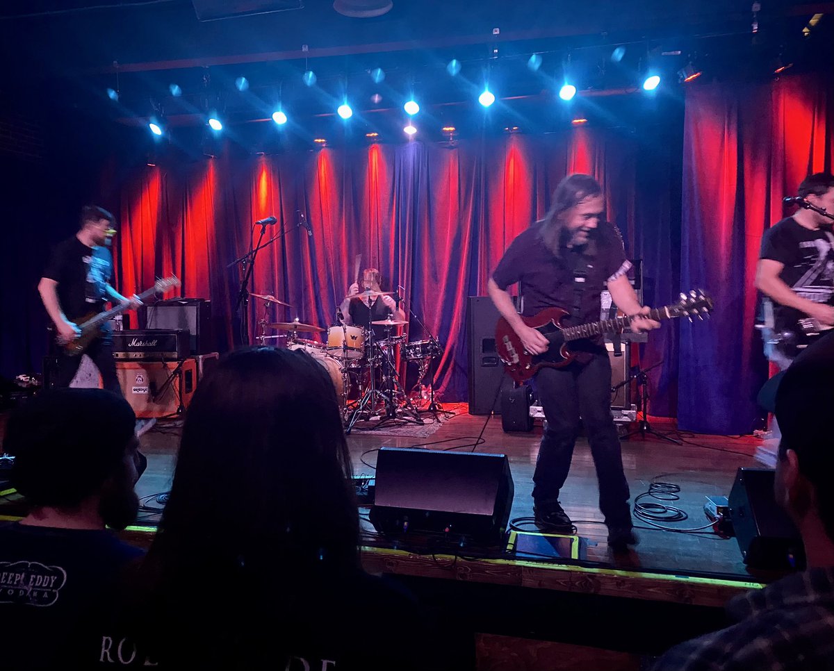 DougMichelComix's tweet photo. Last night I went and saw The Smoking Popes w/Off With Their Heads, Lembeck and The Color Fred and that shit was a blast! It was my 4th show since the summer and I’ve really really enjoyed going to see bands again! Next week is CATBITE! https://t.co/hhWuHCwYOP