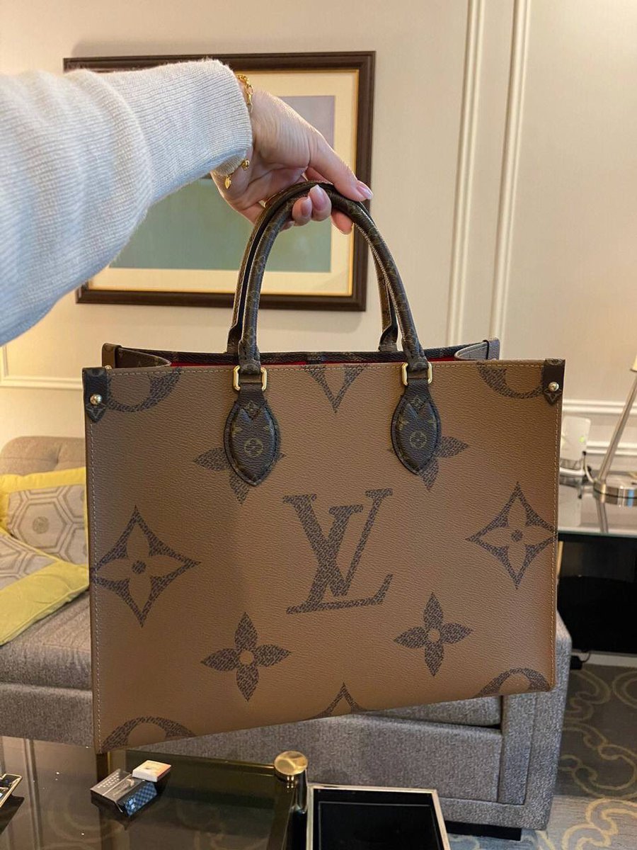 Adsilla56's tweet photo. Louis Vuitton https://t.co/gyzwNp4W4N