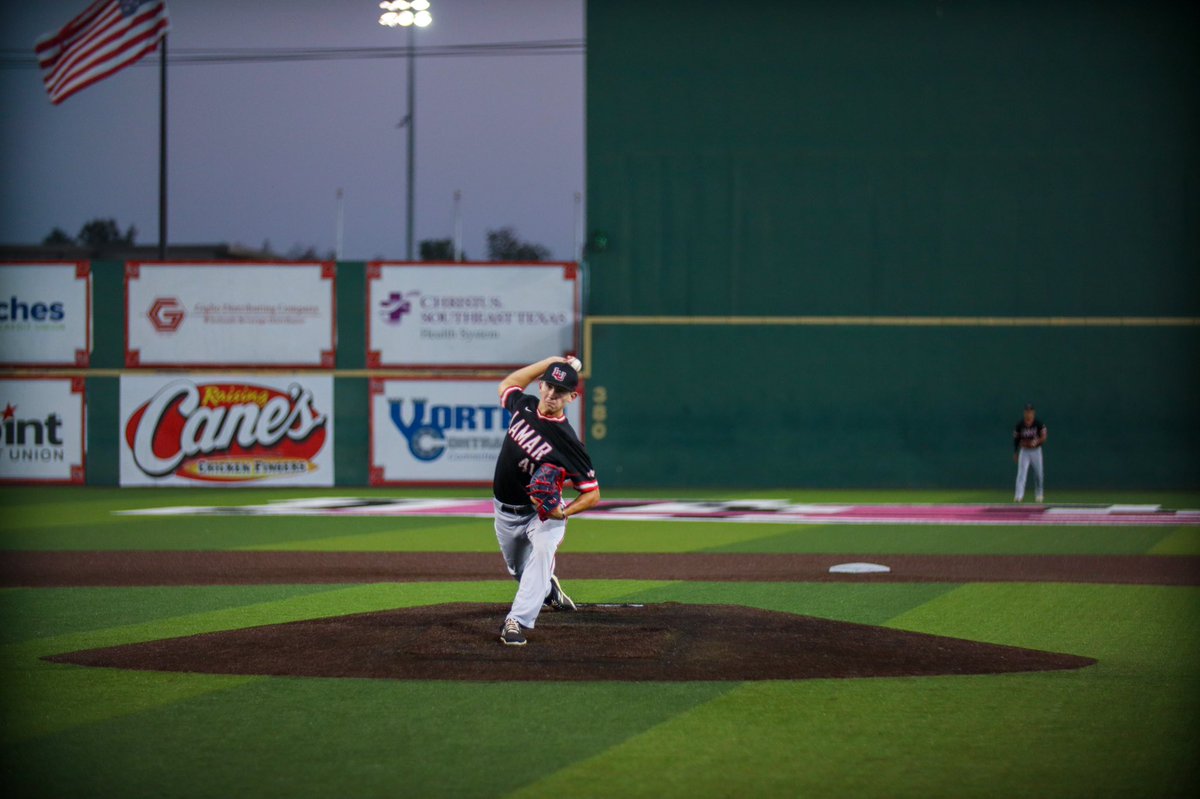 kristenbighouse's tweet photo. I just love watching him play! @JCleveland2020 #LamarBaseball #AliviaDoolanPhotography https://t.co/LVAMpr1QCP