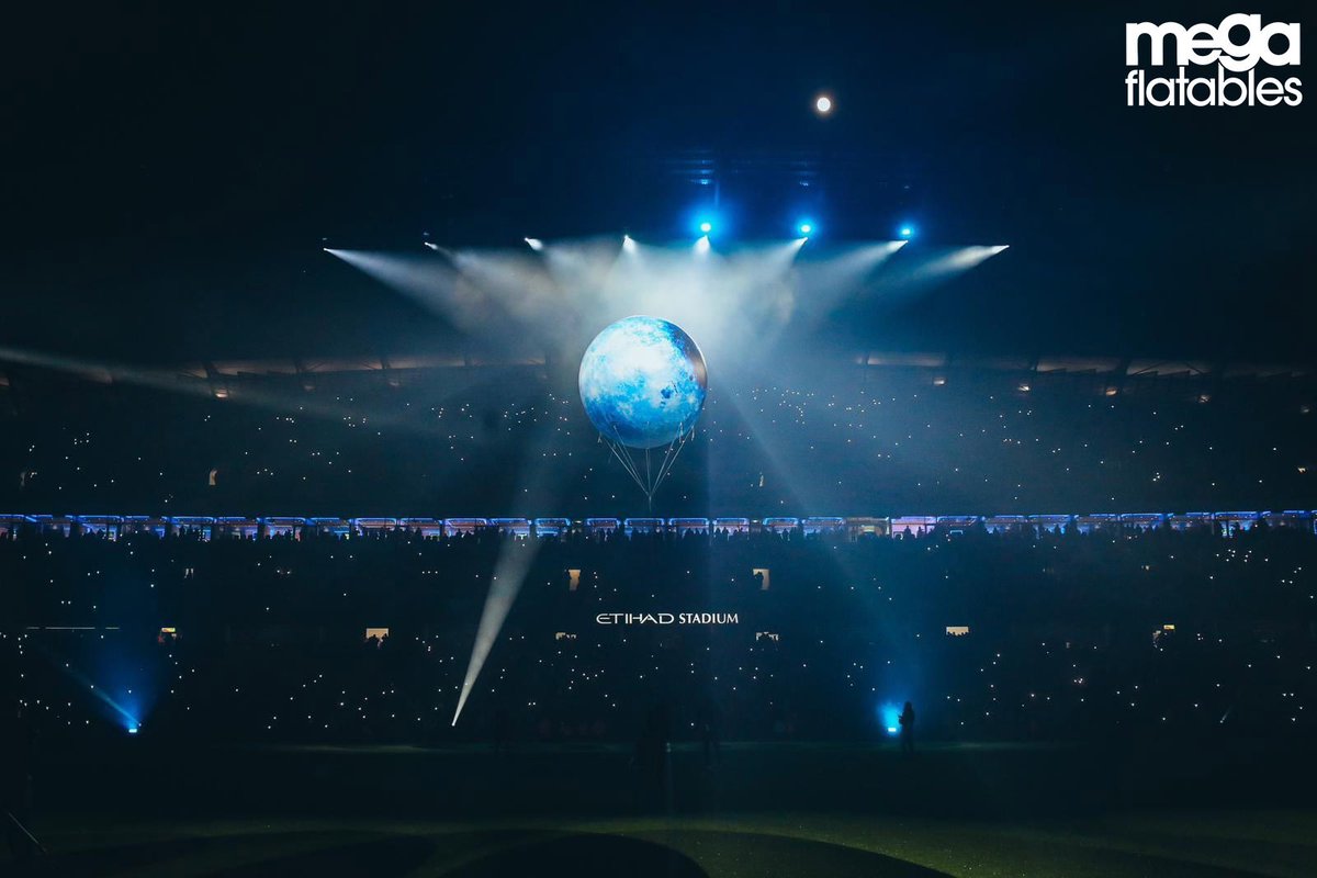 Megaflatables1's tweet photo. We loved creating and event managing this blue moon at @ManCity 🌑
#mancitystadium #bluemoon #mancitybluemoon #moon #inflatablemoon #megaflatables https://t.co/CEUmreF1qv