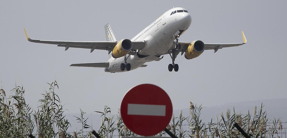 XRGranada's tweet photo. 🛬Fue muy bonito mientras duró pero la aviación es uno -otro- de esos lujos que ya no nos podemos permitir. #HablemosClaro 🧵👇🏽 https://t.co/u33Xs1MStq