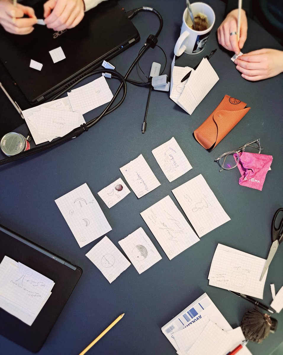 LinneaPnella's tweet photo. Happiness is a innovative team filled with motivated people who you can laugh with and have a potential breakdown cry/therapy session while you're at it! <3 #LogoDesign #crazy8 #Notio2022 #Digitaalinenmuotoilu https://t.co/K5d6SDfAap