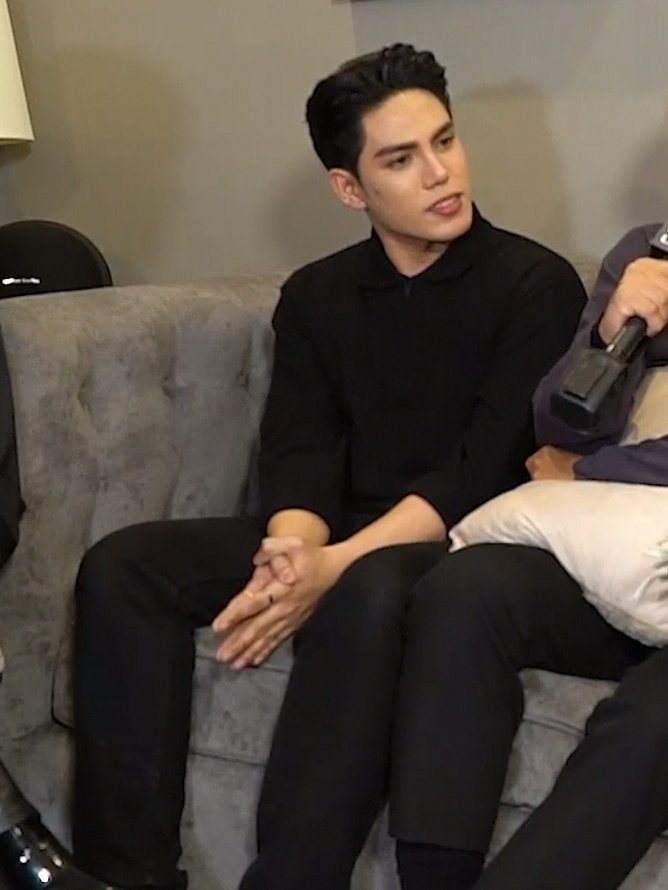 stellBESTer21's tweet image. Just finished watching their #FrontRowLiveEnt enterview and grabe yung jawline ni @stellajero_! Beh, uwi na ikaw sa pinas, eat tayo sa mang inasal ng 16 cups of rice 🥹

D-1 WYATTourLosAngeles
OUR DISNEY PRINCE STELL
@SB19Official #SB19      
#WYATTour 

#SB19_STELL #STELL