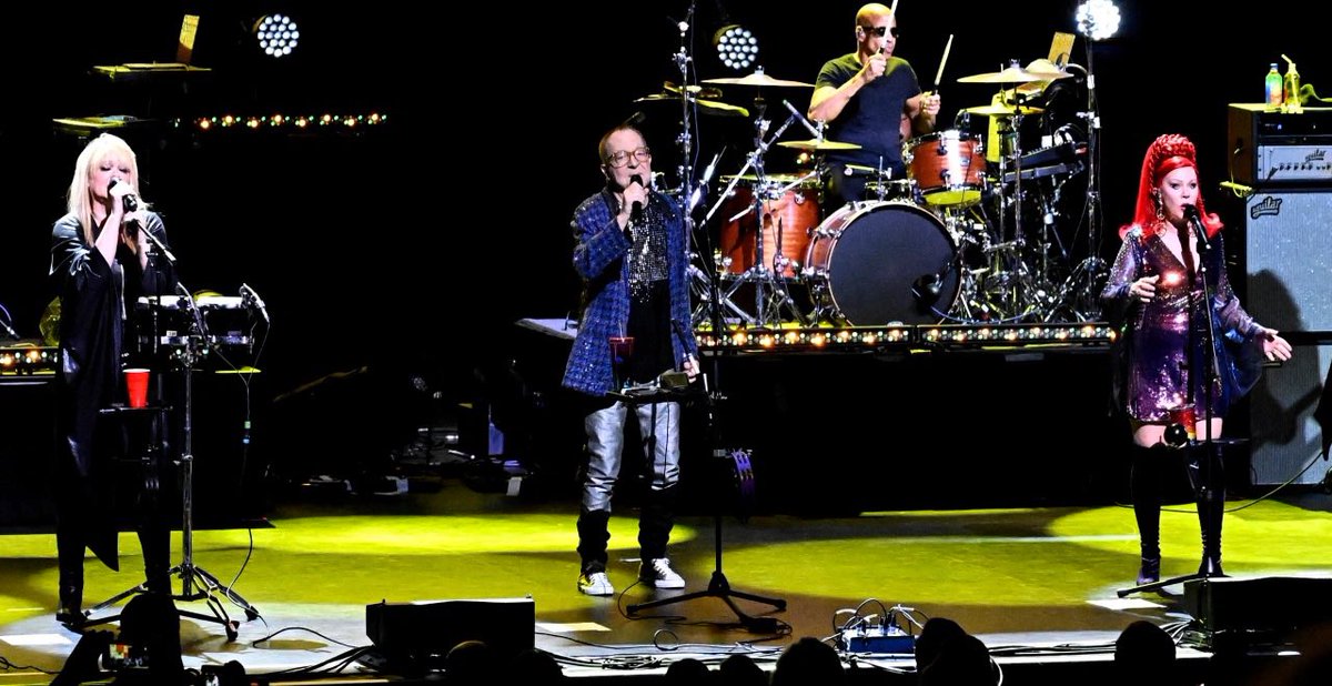 Back on tour with <a href="/TheB52s/">The B-52s</a> doing the queen <a href="/THEKATEPIERSON/">KATE PIERSON</a>’s hair 👩🏻‍🦰 Let’s do this #Atlanta! #theb52s #katepierson