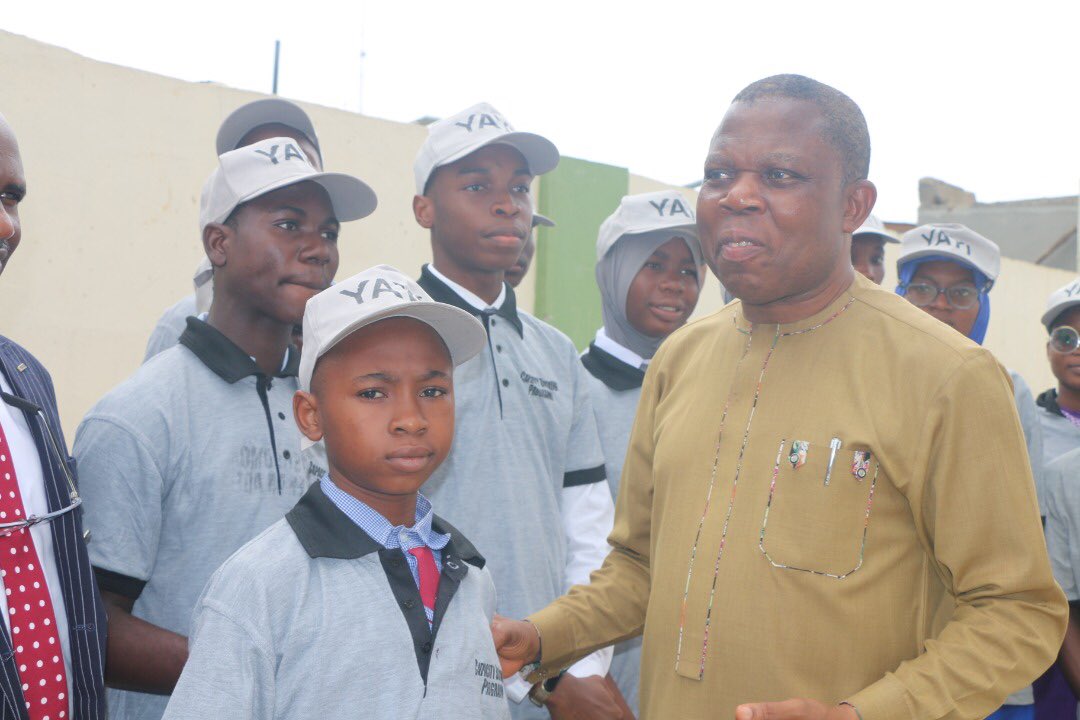TimAkano1's tweet photo. New Horizons, in partnership with Sen. Olamilekan Adeola, the Lagos West Senatorial district representative, facilitated the ICT training and provision of empowerment for Secondary school students in Agege and Ifako communities. https://t.co/TbX8xFNsW8