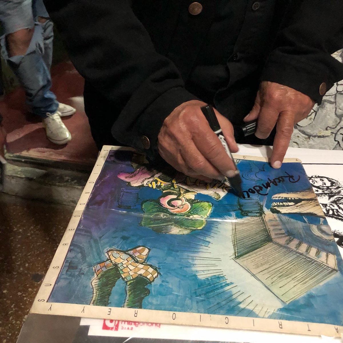 LibroRocambole's tweet photo. #Firmando https://t.co/oG7Loi3sl4