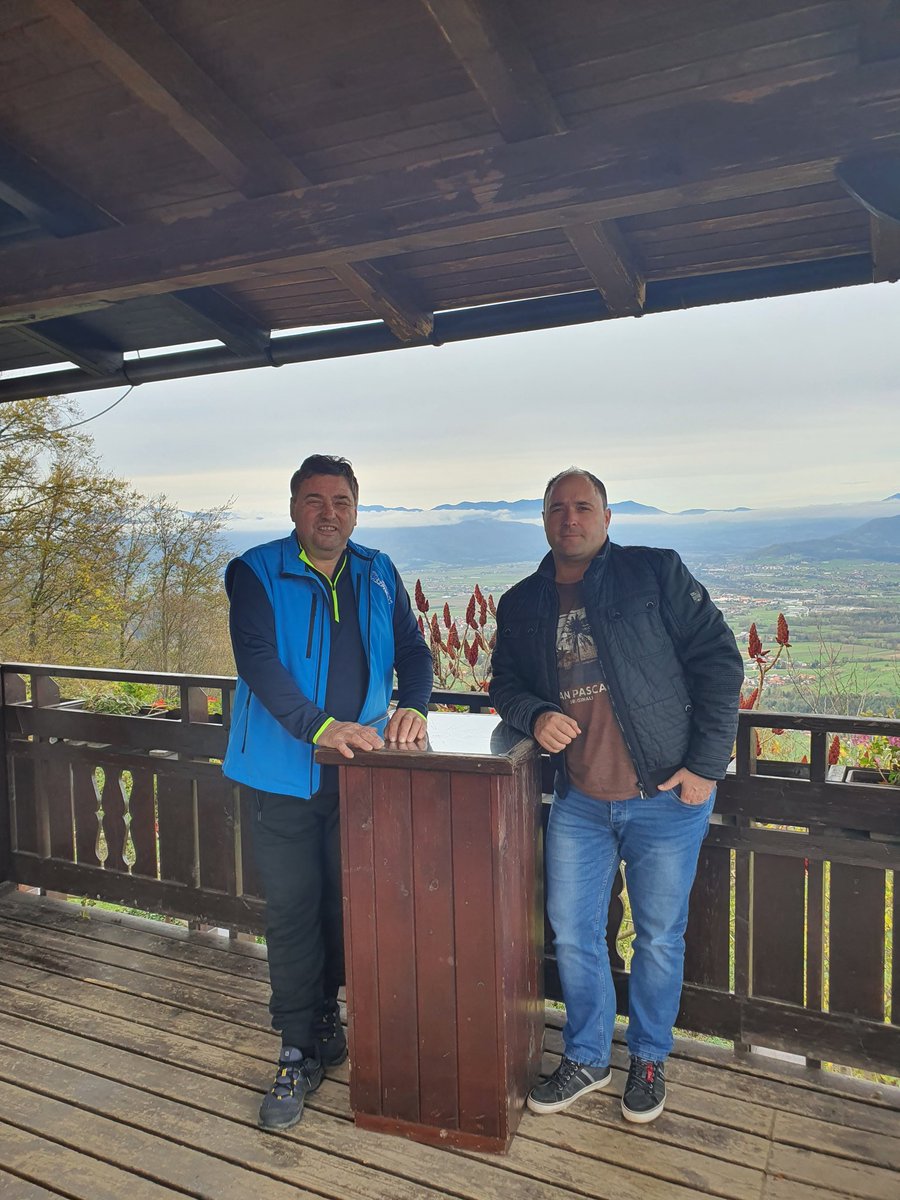 golavek's tweet photo. Z mojim podpornikom Mihom  Fonda vodjem neodvisne liste za Prebold na lokalnih volitvah v Občini Prebold. 
Pogled iz Homa na Prebold in okoliške kraje. https://t.co/WyOEVWOpSx