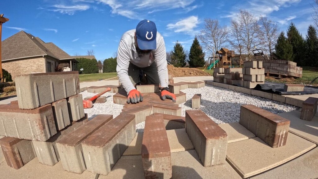 Beautiful weather to lay some pavers.  #hardscapefactory #hardscape #techobloc #Techo #herringbone instagr.am/p/Ck0pRXzreK4/