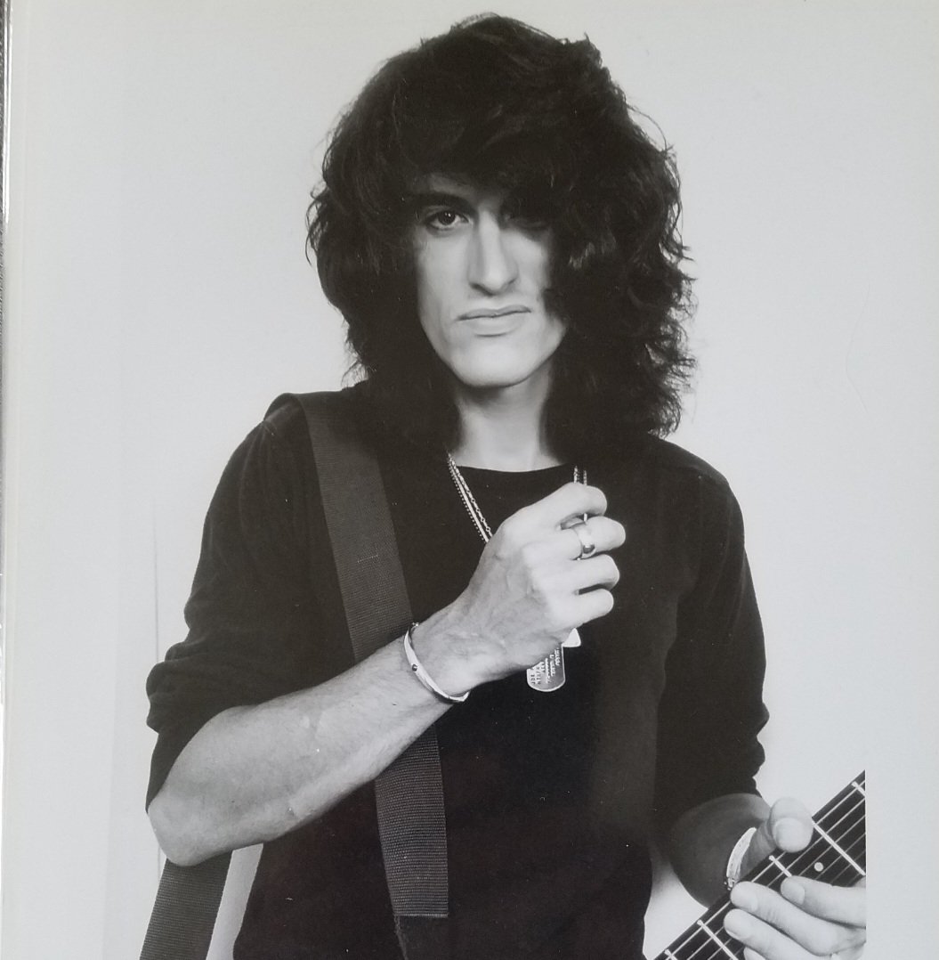 NeonPinkSheep's tweet photo. @ilovenostalgia Joe Perry https://t.co/t7PPmkm1MJ