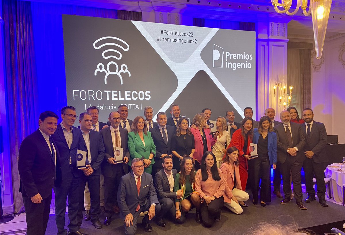 coitta_aagit's tweet photo. Con esta foto de familia 📸 damos por finalizado este #ForoTelecos22 #PremiosIngenio22
¡Enhorabuena a los premiados y muchas gracias a todos por acompañarnos un año más! ✨ https://t.co/Ya1ZaHp9sf