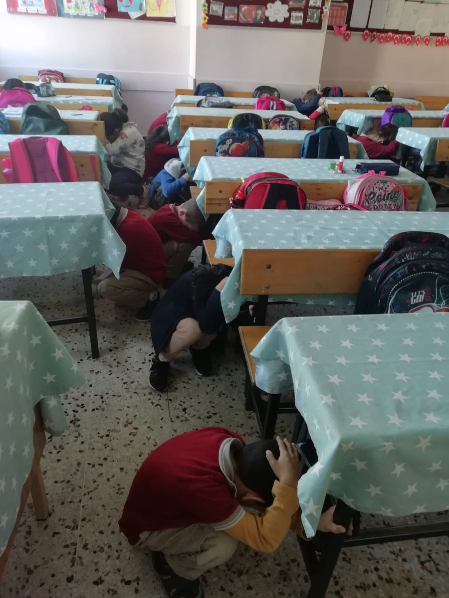pendikbuharaio's tweet photo. “12 Kasım Afet Eğitim ve Hazırlık Günü” tüm Türkiye’deki okullarımızla aynı anda saat 10.30’da Çök-Kapan-Tutun tatbikatını başarıyla gerçekleştirdik. @PendikMEM https://t.co/PKU3FnNQpb