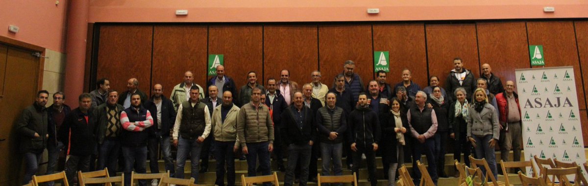 AsajaValladolid's tweet photo. Os seguimos acercando las Novedades de la Nueva #PAC para que toméis la mejor decisión para vuestra explotación. Ayer, en colaboración con #Zalsa que nos habló de tratamientos #Fitosanitarios innovadores, estuvimos en #Villabrágima. https://t.co/CEpMsxGydo
