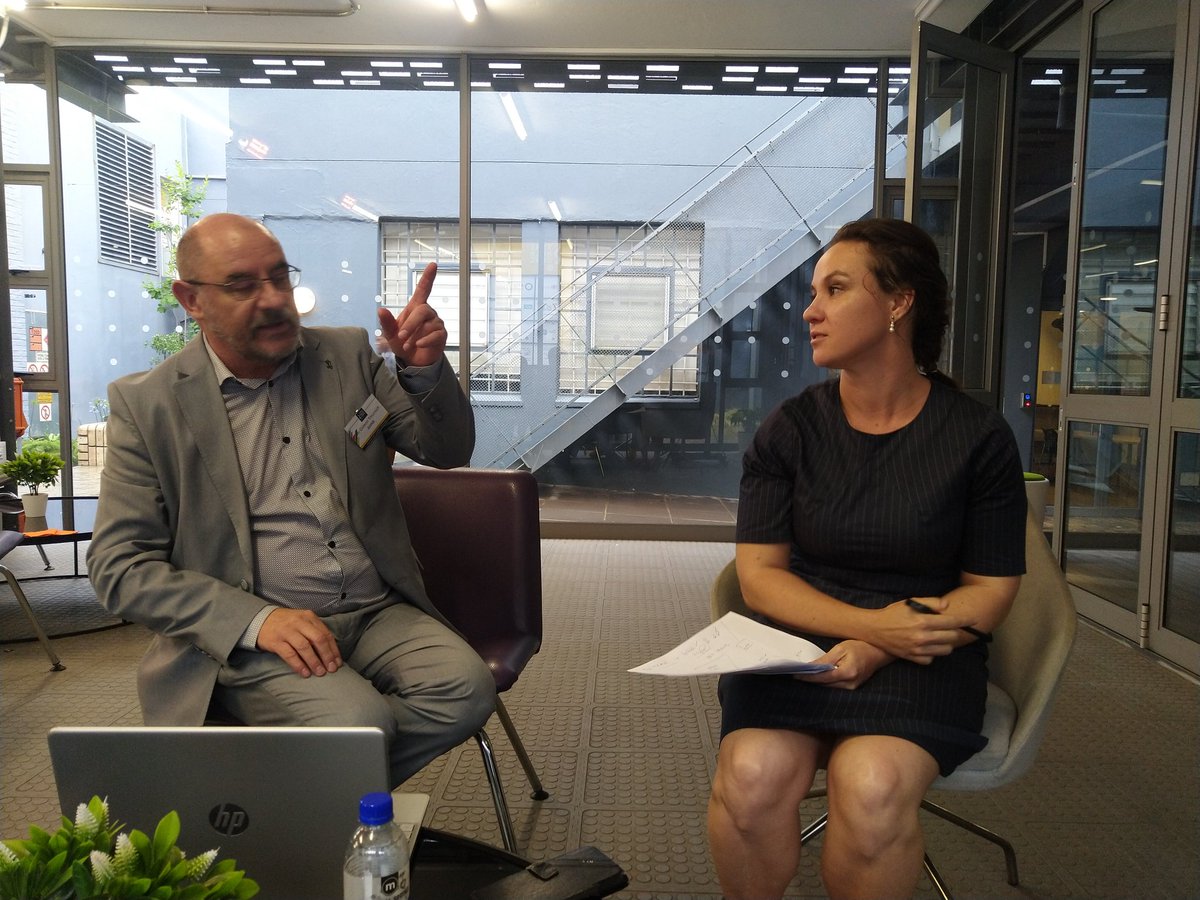 TiyaniTee's tweet image. Judges watching the scores through Sonke and deliberating on the winning teams for the Digital Twin Hackathon.

#hackMYCITY #cocreateMYCITY