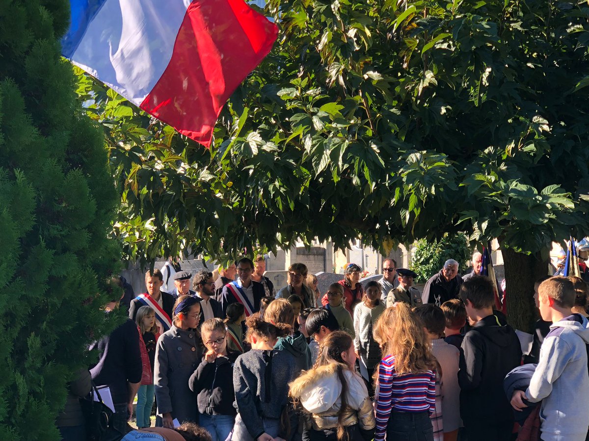 "L'histoire est un perpétuel recommencement" affirmait le Grec Thucidide 5 siècles avant notre ère. Comment ne pas avoir une pensée pour celles et ceux qui aujourd'hui se battent pour que leur pays, l' #Ukraine, reste souverain ? #11Novembre2022