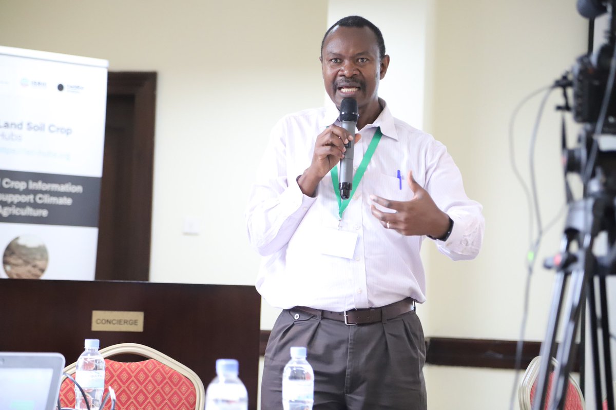 ASARECA's tweet photo. Dr. John Recha @RechaJohnWalker Research Scientist @ILRI, leads #particpants in a session to identify Agricultural Knowledge, and Innovation System policies/ initiatives related to the use of cases. They are guided by facilitators from @ISRICorg, @ASARECA, @ILRI, @RwandaAgriBoard https://t.co/TGpgilyska