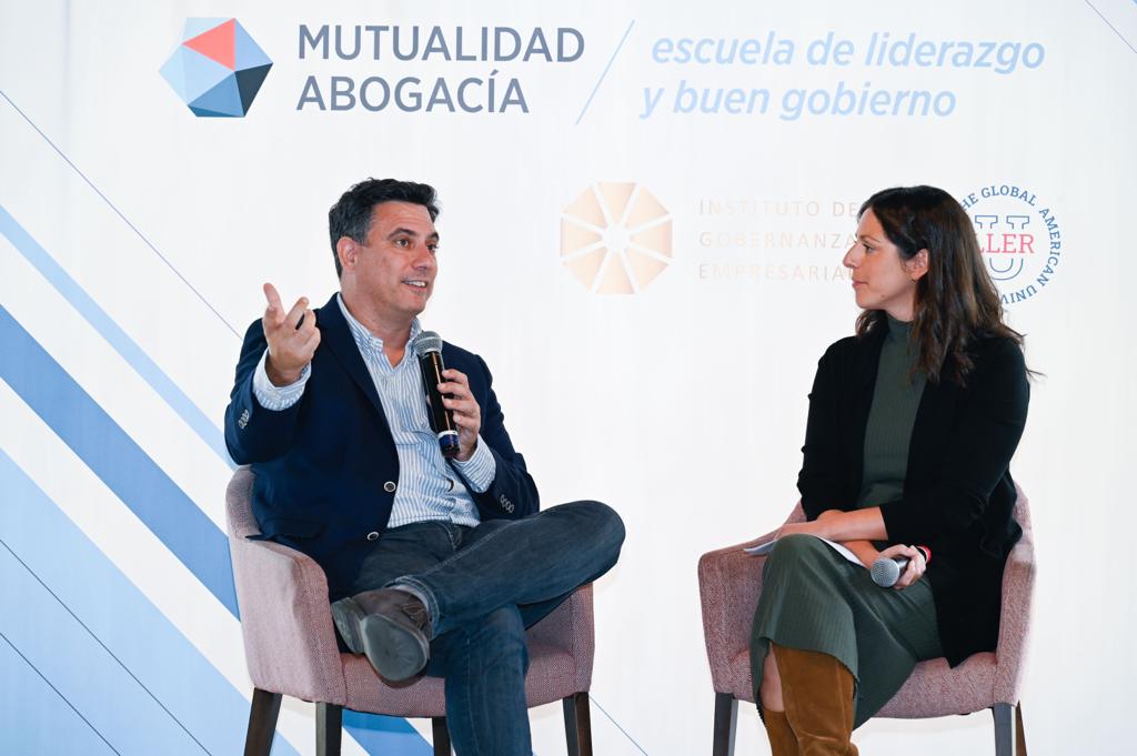 Gracias a <a href="/sebasmuriel/">sebasmuriel</a>, consejero delegado de <a href="/GroupM_Espana/">@GroupM_Espana</a> por ser el protagonista en el #CEOForum de hoy y compartir con los participantes del #2ºProgramaJuntasGobierno tu experiencia en la gestión del liderazgo y trabajo en equipo.