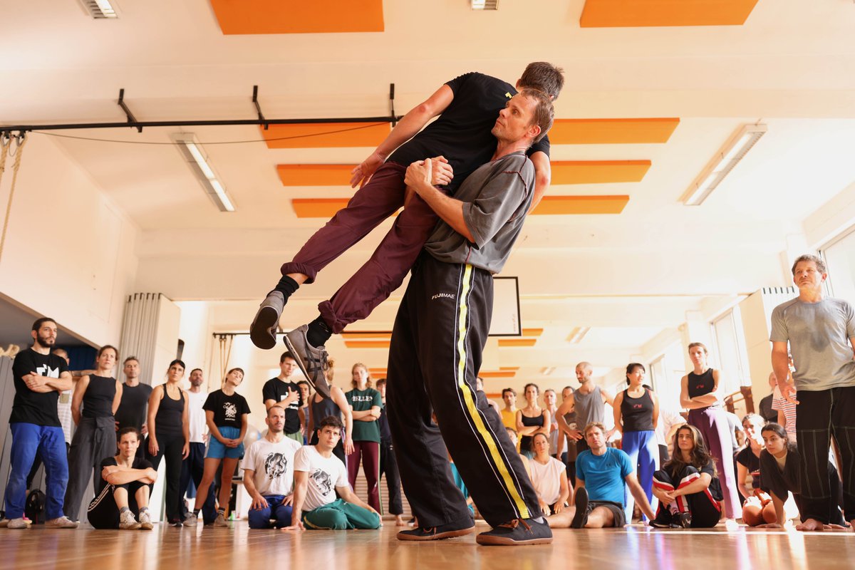 vertexcomunica's tweet photo. 📸 Us deixem amb algunes de les imatges que hem fet del FM OPEN WORKSHOP de Fighting Monkey / RootlessRoot a Lisboa (Portugal).

🎥 Necessites serveis audiovisuals professionals? T'ajudem!

#fightingmonkey_practice #lisboa #creacioaudiovisual #comunicacio #vertexcomunicacio https://t.co/8nH2IoUNVI