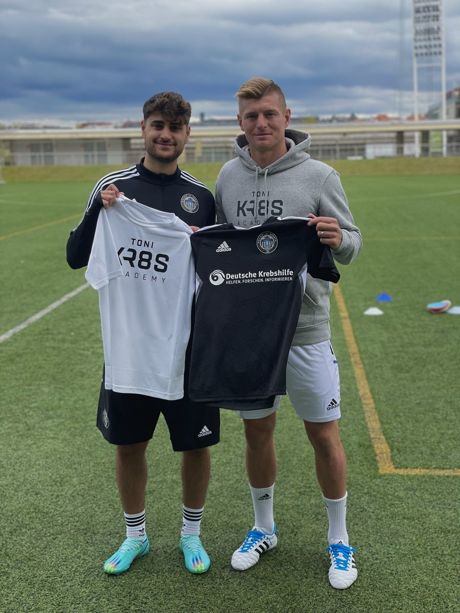 EliasN97's tweet photo. Das hätte die doppel 6. bei real sein können…

In Zukunft werden wir als Delay Sports mit Toni und seiner Academy zusammenarbeiten und coole Sachen aufbauen, weil wir gemeinsame Ziele verfolgen ❤️🔥 unglaubliches Gefühl wenn so eine Legende Potenzial bei uns sieht ❤️🙏🏽 https://t.co/Do7xtAJSz7