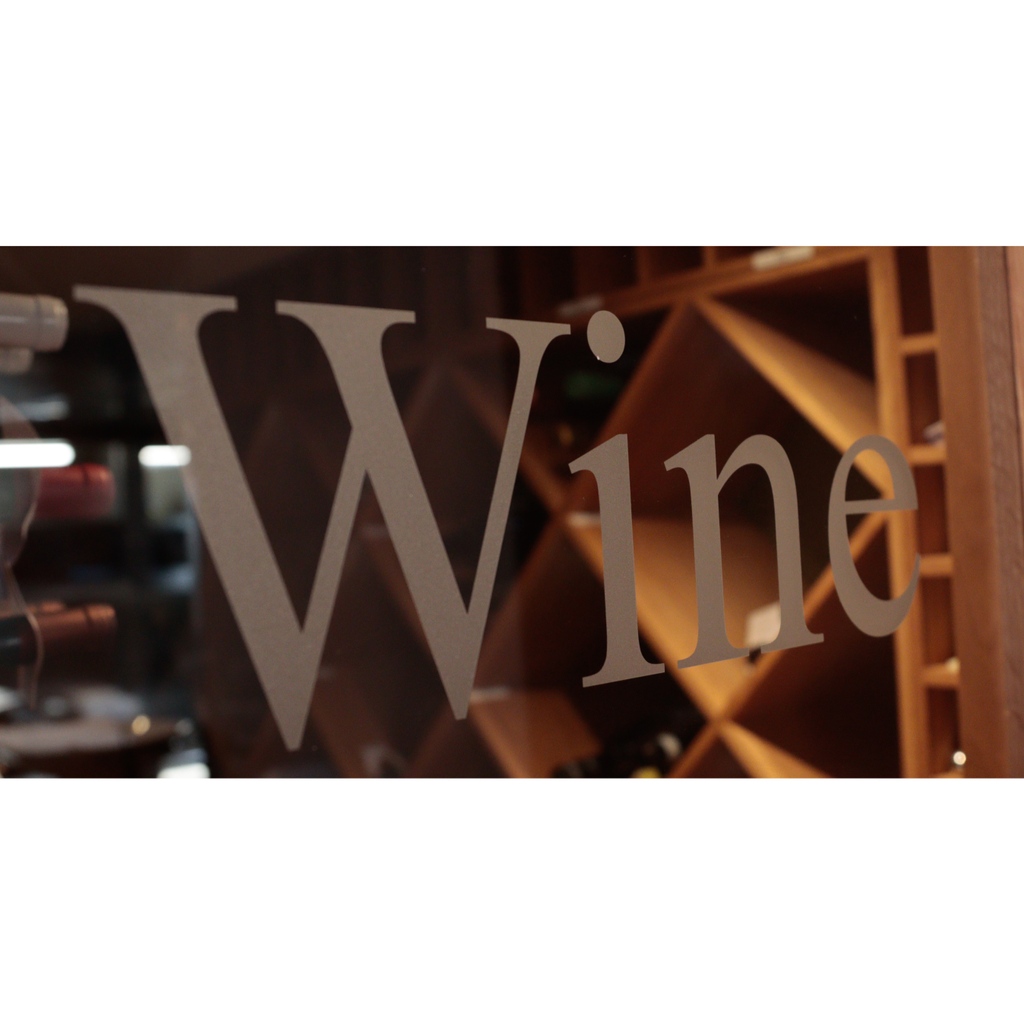 Have you seen our impressive walk in wine store?⁠
We're quite the connoisseurs when it comes to pairing a good glass of vino with your meal.⁠

Photo credit: @sirius_rebel (Lesley Eliza Harvey)

#FineDining #BestRestaurants #Wine #Vino #WineMenu #WineList