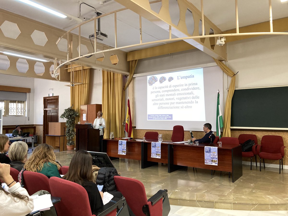 JM_Torralba_'s tweet photo. Iniciamos el primer Congreso Europeo sobre Cognición Social en #DCA hablando de la Neurociencia de la #empatia en #Granada @CanalUGR @SocialCognicion  @AGREDACE #GIRN https://t.co/SHNyZfSNoj
