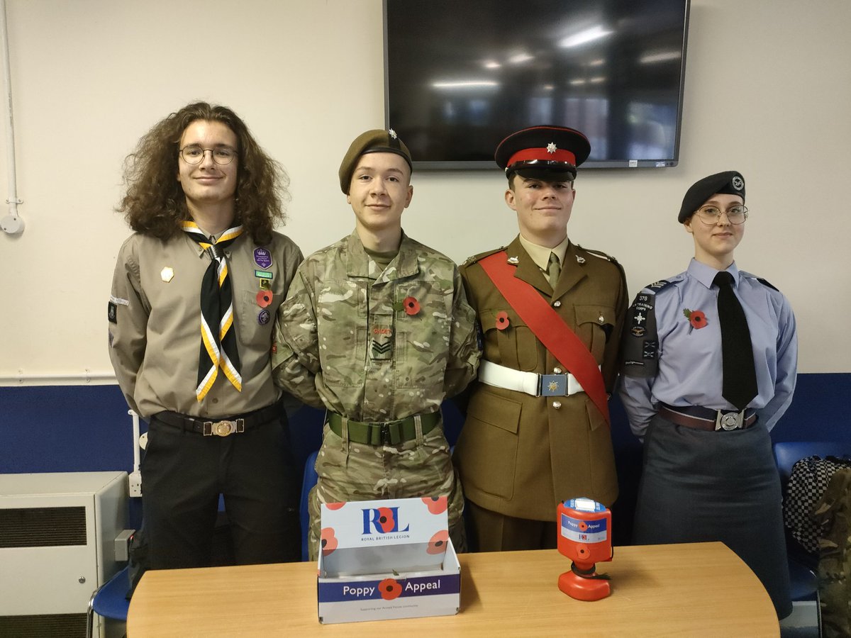 CcfScha's tweet photo. Over the last 2 weeks students have been giving up their lunchtime to support the poppy appeal and sell poppy's. #PoppyAppeal #community #triservice #youngleaders @HeartofHatton https://t.co/NJK8OC5l9R